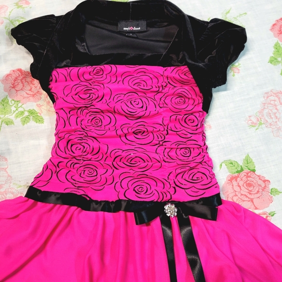 Dress - Picture 2 of 4